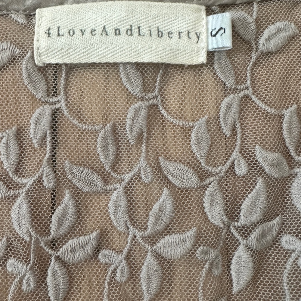 Chic Lace Maxi Dress in Gray - Picture 3 of 3